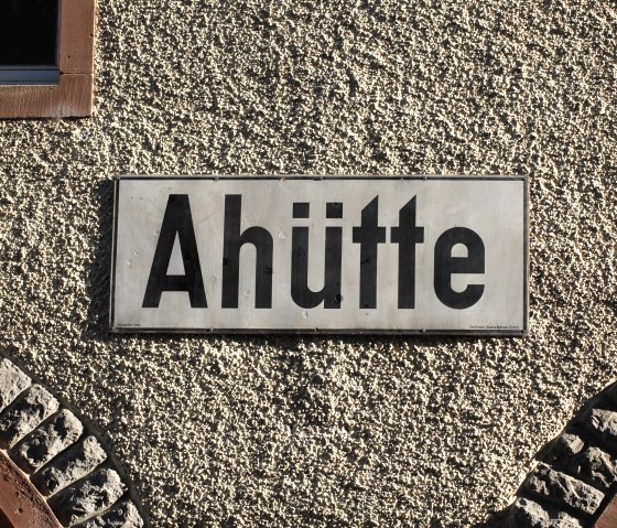 Bahnhofsschild, © Andreas Kurth Bahnhofsschild, © Andreas Kurth