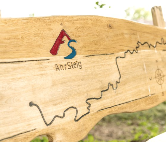 AhrSteig Bank, © Ahrtaltourismus_AhrSteig,D.Ketz AhrSteig Bank, © Ahrtaltourismus_AhrSteig,D.Ketz