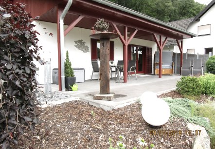 Terrasse Ferienhaus am Ahrsteig, © J.Neubusch Terrasse Ferienhaus am Ahrsteig, © J.Neubusch