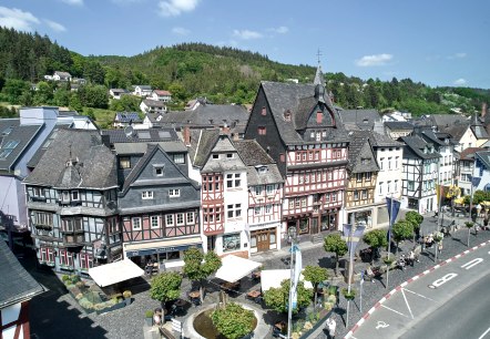 Historischer Marktplatz in der Eifel in Adenau , © Stadt Adenau Marktplatz in der Stadt Adenau
