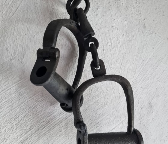 Im Gefängniszimmer, © Hoffmann, Western Cottage Hocheifel Im Gefängniszimmer, © Hoffmann, Western Cottage Hocheifel