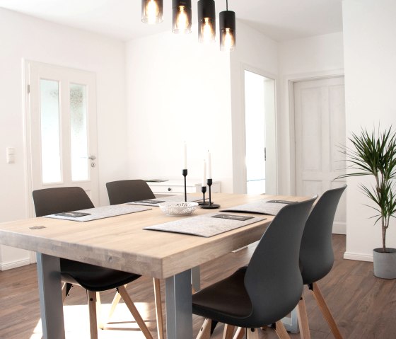 Essbereich|Ferienwohnung EIFLEWILD|, © Schäfer|Ferienwohnung EIFELWILD|Adenau Essbereich|Ferienwohnung EIFLEWILD|, © Schäfer|Ferienwohnung EIFELWILD|Adenau