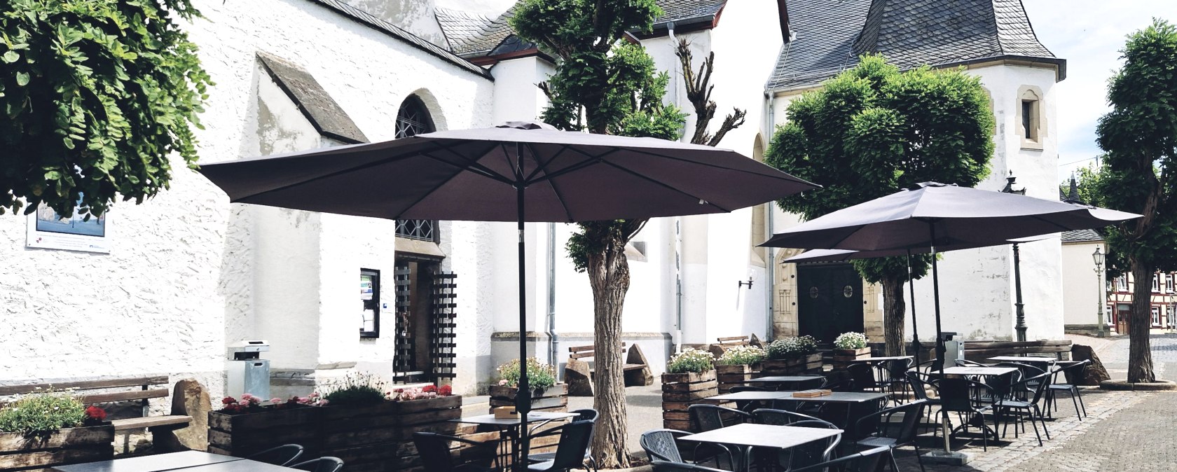 Sonnenterrasse Snackbox Fries & Eis, © Tourist-Information Hocheifel-Nürburgring, N. Nowakowski Sonnenterrasse Snackbox Fries & Eis, © Tourist-Information Hocheifel-Nürburgring, N. Nowakowski