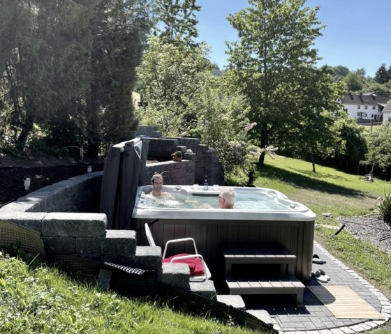 6192B429-8089-4FAE-A5CE-EEBC938E03C2 6192B429-8089-4FAE-A5CE-EEBC938E03C2