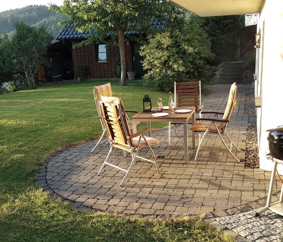 Terrasse Ferienwohnung EIFELWILD|Adenau, © Schäfer|Ferienwohnung EIFELWILD|Adenau Terrasse Ferienwohnung EIFELWILD|Adenau, © Schäfer|Ferienwohnung EIFELWILD|Adenau