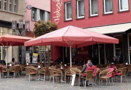 Gastronomie
Sie haben Lust auf Mayen bekommen? Hier finden Sie für jeden Geschmack das passende Angebot., © Tourist Information Mayen/David Möller Gastronomie
Sie haben Lust auf Mayen bekommen? Hier finden Sie für jeden Geschmack das passende Angebot., © Tourist Information Mayen/David Möller