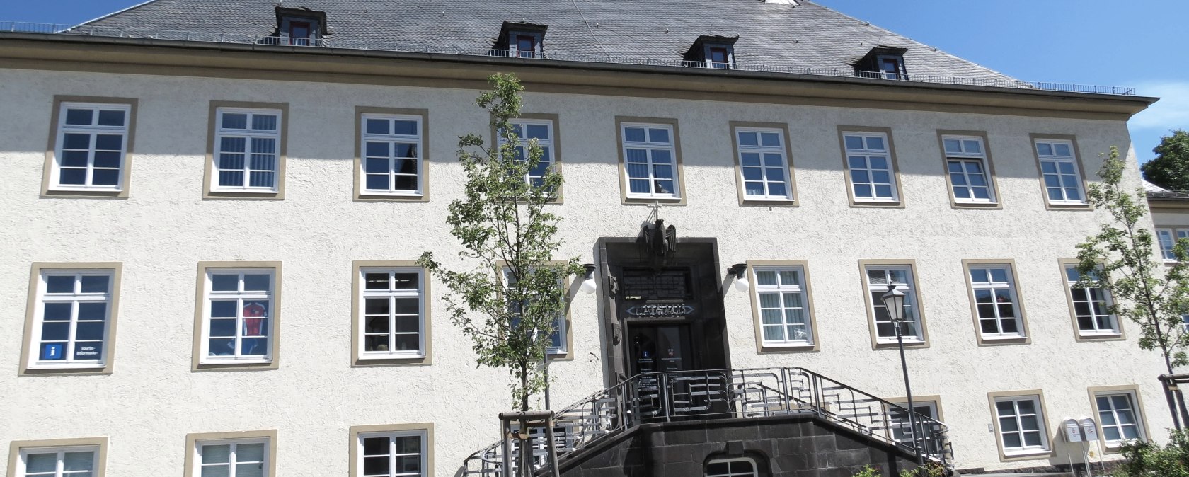 Rathaus & Tourist-Information Hocheifel-Nürburgrin, © TI Hocheifel-Nürburgring,VG Adenau Rathaus & Tourist-Information Hocheifel-Nürburgrin, © TI Hocheifel-Nürburgring,VG Adenau