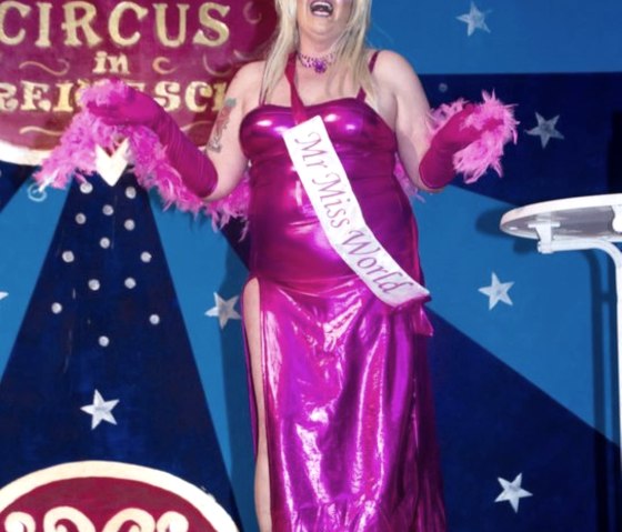 Auftritt, © Sylvia Lynn Auftritt, © Sylvia Lynn