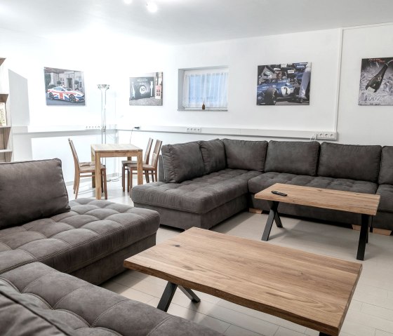 1-Lounge-Dart 1-Lounge-Dart