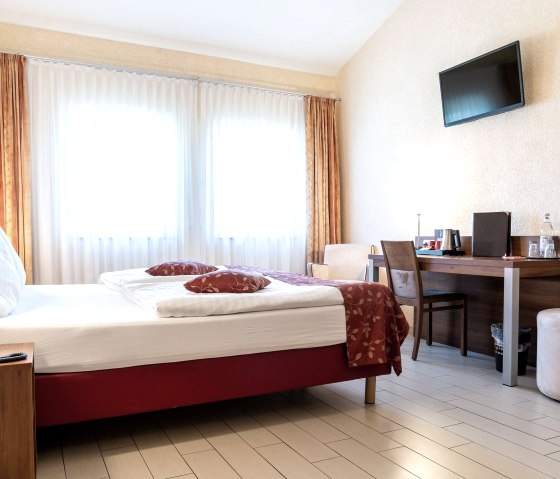 1-DZ-Schreibtisch-Bett 1-DZ-Schreibtisch-Bett