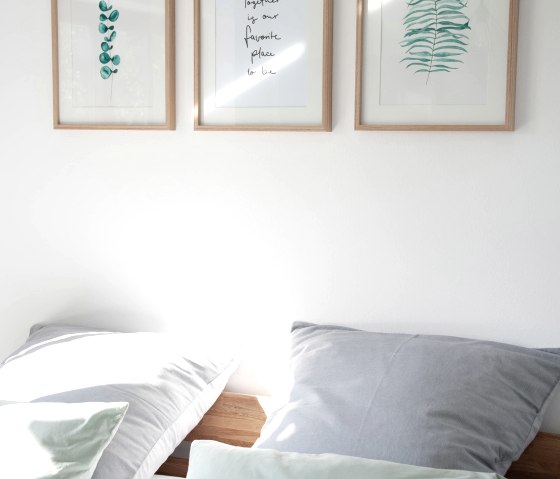 Schlafzimmer|Ferienwohnung EIFLEWILD|, © Schäfer|Ferienwohnung EIFELWILD|Adenau Schlafzimmer|Ferienwohnung EIFLEWILD|, © Schäfer|Ferienwohnung EIFELWILD|Adenau