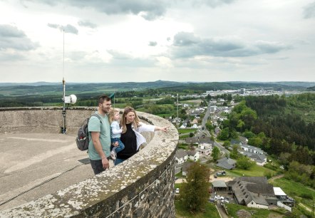 Aussicht von der Burgruine, © TI Hocheifel-Nürburgring, D. Ketz Aussicht von der Burgruine, © TI Hocheifel-Nürburgring, D. Ketz