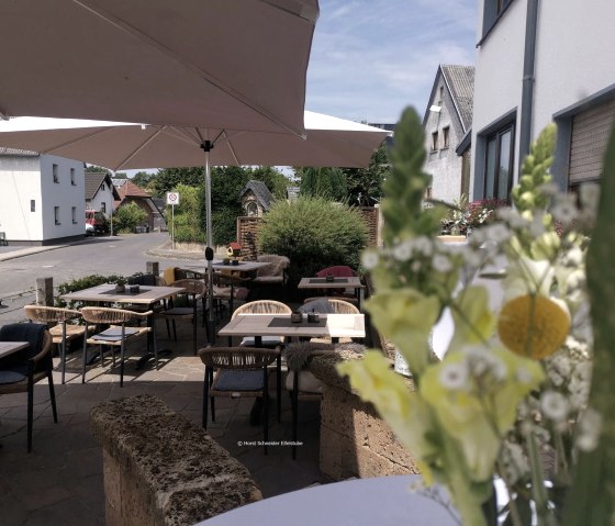Terrasse Eifelstube Restaurant Hotel, © Eifelstube Rodder, H. Schneider Terrasse Eifelstube Restaurant Hotel, © Eifelstube Rodder, H. Schneider
