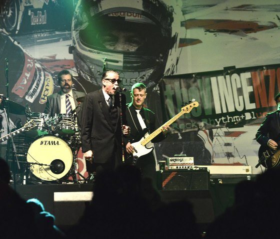 EVENT-CENTER Entertainment LIVE-MUSIK Oldies, © Camping am Nürburgring GmbH, 53520 Müllenbach EVENT-CENTER Entertainment LIVE-MUSIK Oldies, © Camping am Nürburgring GmbH, 53520 Müllenbach