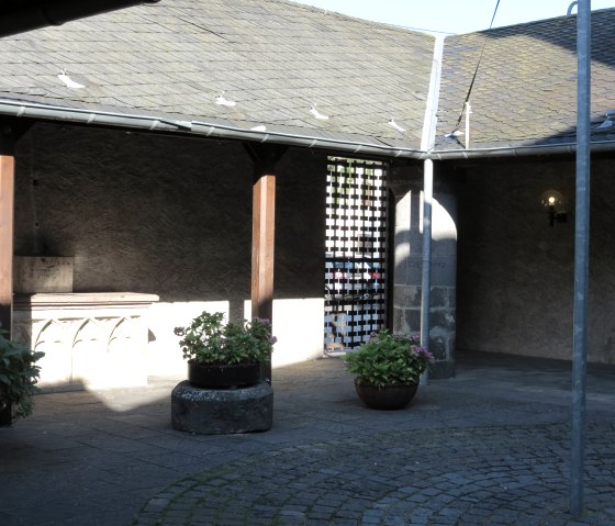 Atrium Pfarrkirche St. Johannes der Täufer, © Tourist-Information Hocheifel-Nürburgring Atrium Pfarrkirche St. Johannes der Täufer, © Tourist-Information Hocheifel-Nürburgring