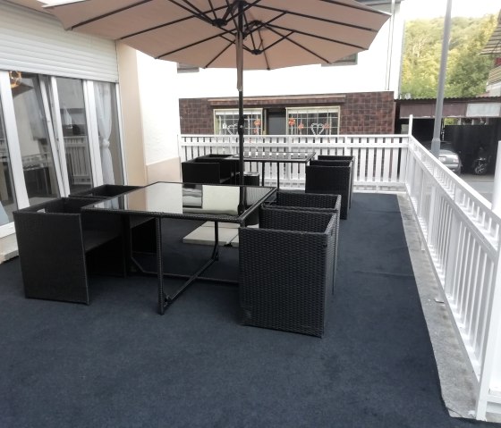 Terasse Gästehaus - Cafe`Frank, © Gästehaus - Cafe`Frank Terasse Gästehaus - Cafe`Frank, © Gästehaus - Cafe`Frank