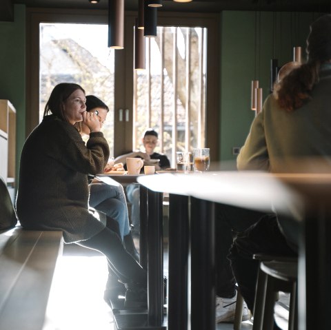 Willkommen im Cafe` Blattwerk, © Wohllebens Waldakademie Willkommen im Cafe` Blattwerk, © Wohllebens Waldakademie