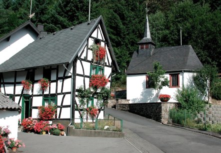 Dorfansicht mit Kapelle, © Dorfgemeinschaft Lückenbach Dorfansicht mit Kapelle, © Dorfgemeinschaft Lückenbach