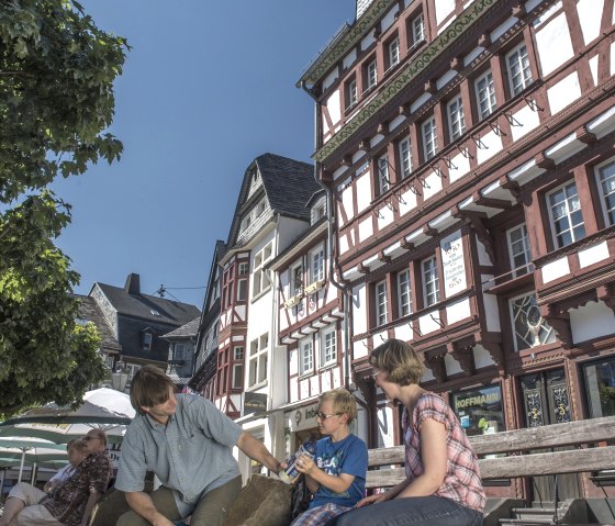 efeilleiter_marktplatz2_kappest_vgadenau_klein_2, © kappest efeilleiter_marktplatz2_kappest_vgadenau_klein_2, © kappest