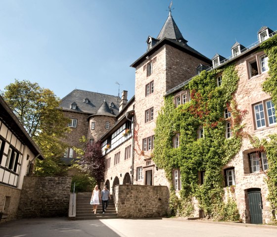 Château de Blankenheim à proximité de la piste cyclable de l'Ahr, © Eifel Tourismus GmbH/D. Ketz Château de Blankenheim à proximité de la piste cyclable de l'Ahr, © Eifel Tourismus GmbH/D. Ketz