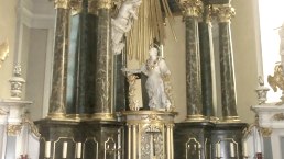 Altar Pfarrkirche St. Nikolaus Aremberg, © Tourist-Information Hocheifel-Nürburgring, Rita Kaiser Altar Pfarrkirche St. Nikolaus Aremberg, © Tourist-Information Hocheifel-Nürburgring, Rita Kaiser