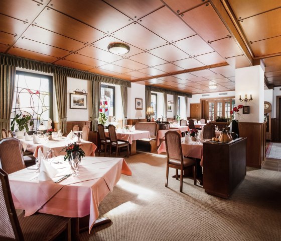 Gasthaus-Hauptraum-3 Gasthaus-Hauptraum-3