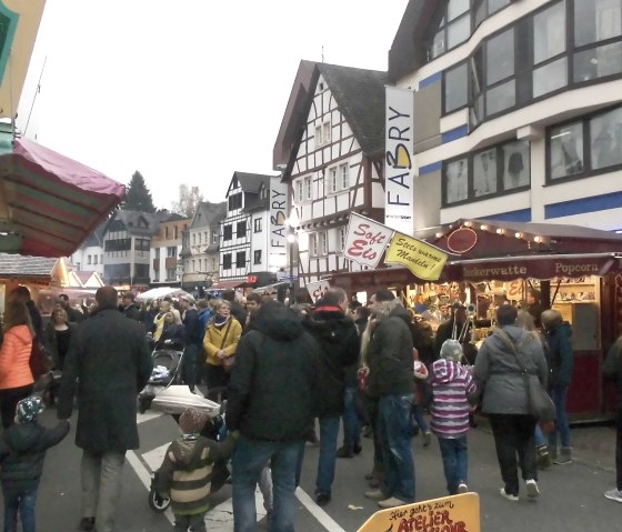 Marktbesucher, © Rita Kaiser Marktbesucher, © Rita Kaiser