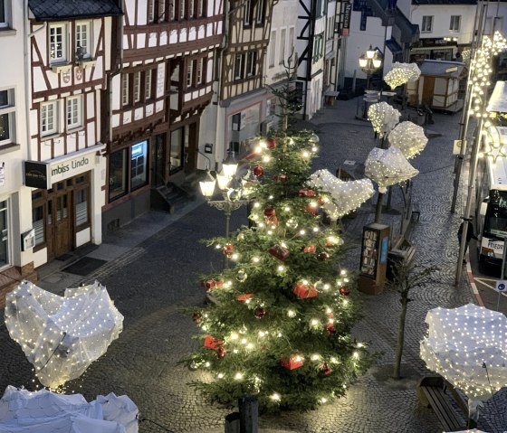 Weihnachtliche Stimmung in Adenau, © Tourist-Information Hocheifel-Nürburgring Weihnachtliche Stimmung in Adenau, © Tourist-Information Hocheifel-Nürburgring