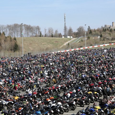 Anlassen Biker-Impression, © 2024_04_16_Motorradgottesd. Anlassen©Nürburgri