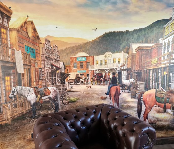 Westerncottage Wohnraum Stadteinblick Bild 2, &copy; Hoffmann, Western Cottage Hocheifel