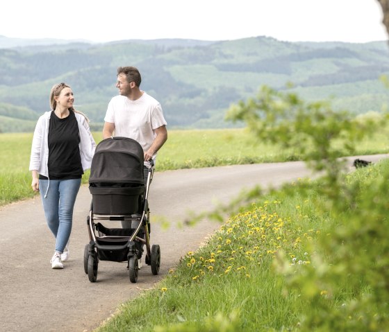 Family-friendly hiking trail at the N&uuml;rburg castle ruins, &copy; TI Hocheifel-N&uuml;rburgring,D.Ketz