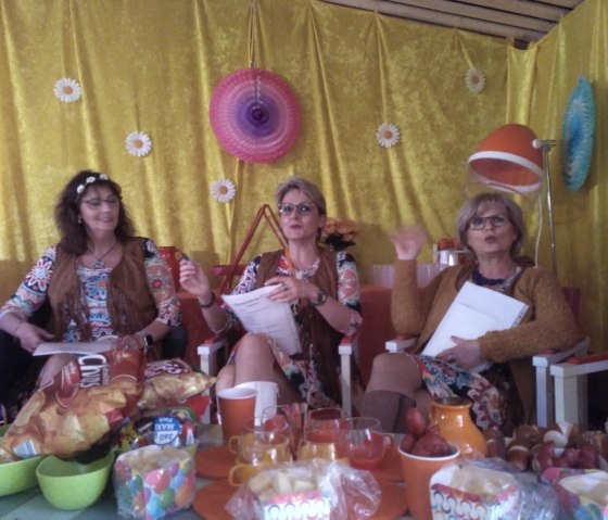 DamensitzungSchuld, &copy; Silvia Sicken