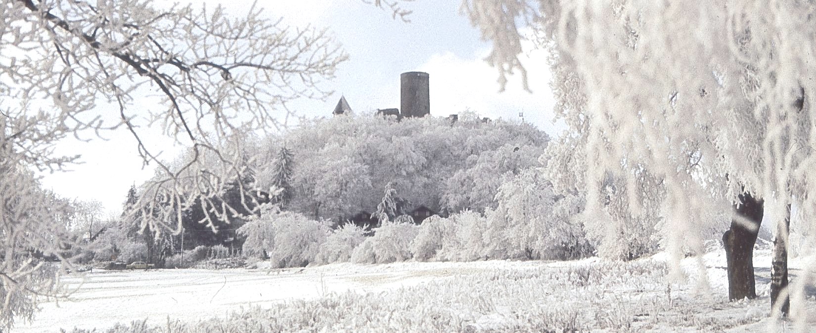 Nürburg im Winterkleid, © Tourist-Information Hocheifel- Nürburgring