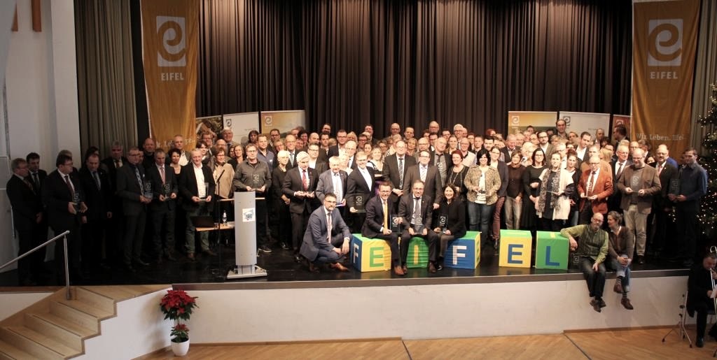 Die Gewinner des Eifel-Award 2017
Landhotle Ewerts aus Insul ist eienr der Gewinner, &copy; Eifel Award 2017 Eifel Tourismus GmbH /Thomas_Schmitz