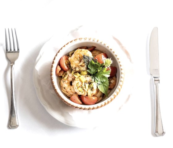 Black Tigergarnelen in frischem Knoblauch, &copy; Hotel Rieder