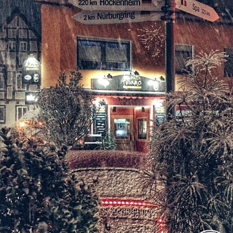 Piazza Aviano Winterstyle, © Joni Kola