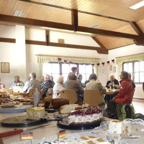 Kuchenbuffet beim Waffelfest, &copy; Stefan Zimmermann