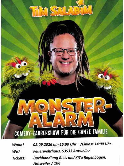 Ein Werbeplakat für die Comedy-Zaubershow "Monster-Alarms" von Tim Salabim. Es zeigt den Künstler mit zwei lustigen Puppen, umgeben von einem bunten Hintergrund.