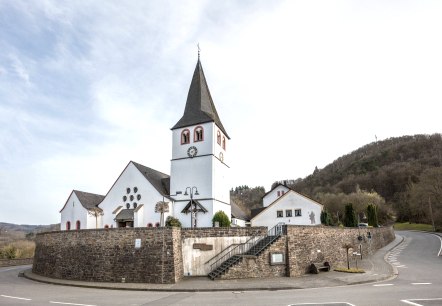 Kath. Kirche St. Gertrud_Schuld, © VGV Adenau, W. Klein