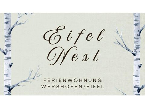 Een elegante bewegwijzering voor een vakantiehuis genaamd "Eifel West". Het ontwerp toont berkenachtige takken op een lichte achtergrond.