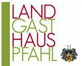 Een eenvoudig logo voor de Landgasthaus Pfahl. Het toont de naam in duidelijke, moderne letters en een wapen.