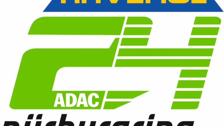 Ein Logo für das 24-Stunden-Rennen am Nürburgring. Es zeigt die Namen "Ravenol" und "ADAC" in einer modernen Schriftart.