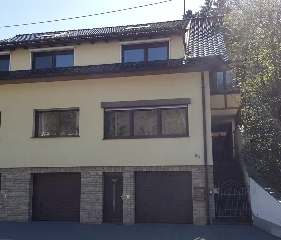 Stra&szlig;enansicht Wohnhaus, &copy; Klein