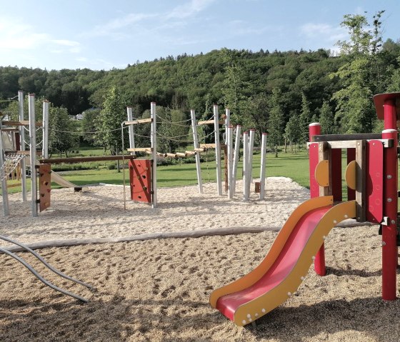 Rutsch- und Kletterparcous Spielplatz M&uuml;sch, &copy; Tourist-Information Hocheifel-N&uuml;rburgring