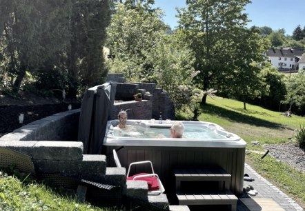 6192B429-8089-4FAE-A5CE-EEBC938E03C2