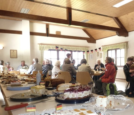 Kuchenbuffet beim Waffelfest, &copy; Stefan Zimmermann