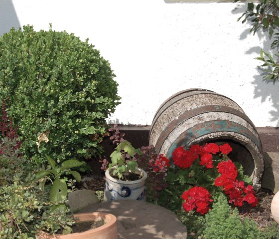 Am Gasthaus, &copy; Landgasthaus Pfahl