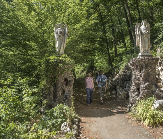 On the Way of the Cross in Aenau, © TI Hocheifel-Nürburgirng,Kappest