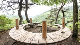 Hufeisenbank am Eifel-Blick Perdsley, © Eifel Tourismus GmbH, Dominik Ketz