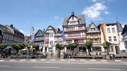Marktplatz H&auml;userzeile, &copy; Stadt Adenau